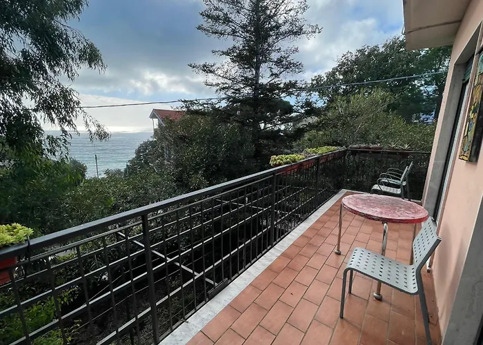 Сasa de vacaciones Peaceful In Nature, Near The Sea Celle Ligure